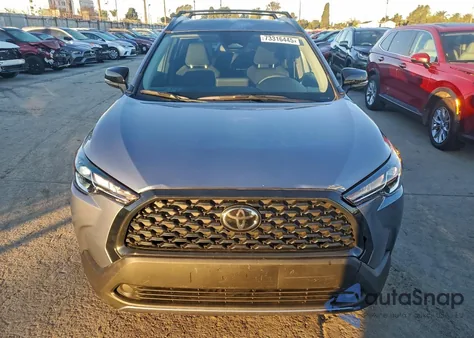 2025 Toyota Corolla Cross Le z USA, uszkodzony, nr VIN 7MUCAAAG1SV150278